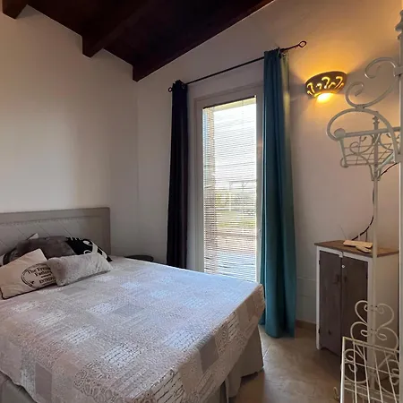 Mary Con Idromassaggio E Accesso In Piscina 빌라