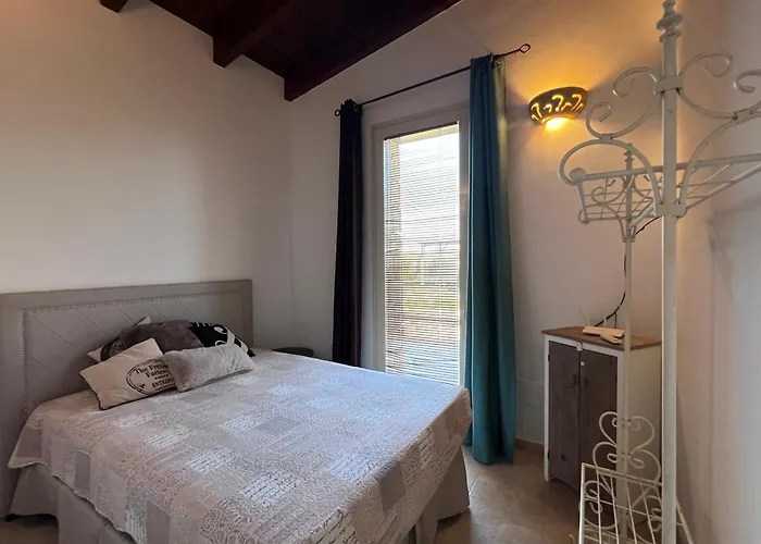 Mary Con Idromassaggio E Accesso In Piscina Villa