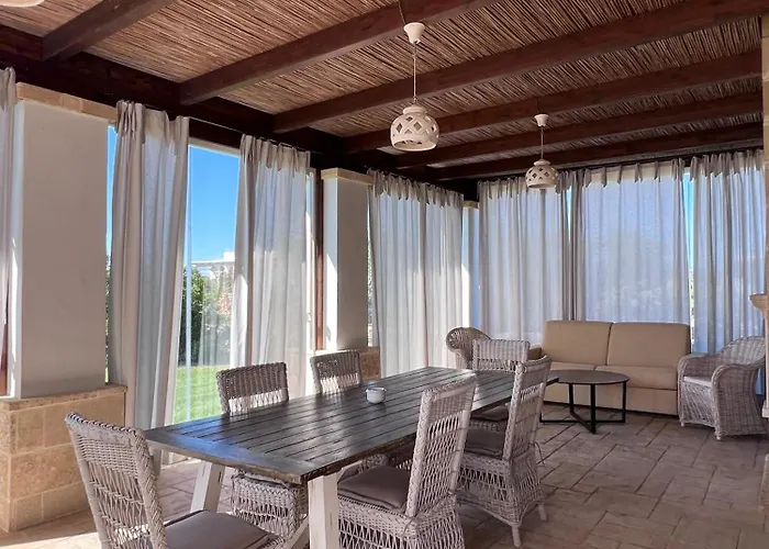 Mary Con Idromassaggio E Accesso In Piscina Villa