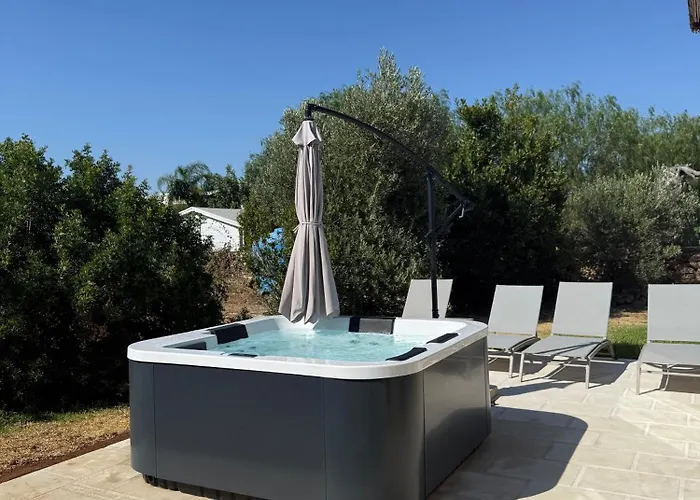 Mary Con Idromassaggio E Accesso In Piscina Villa