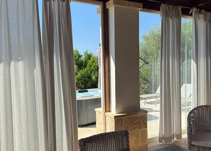 Mary Con Idromassaggio E Accesso In Piscina Villa *